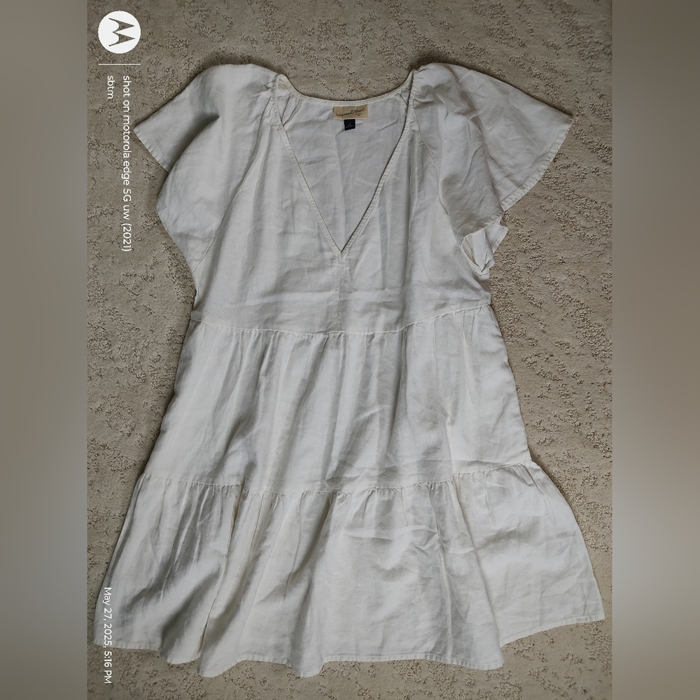 Universal Thread White V-Neck Dress Size Medium Linen Rayon
